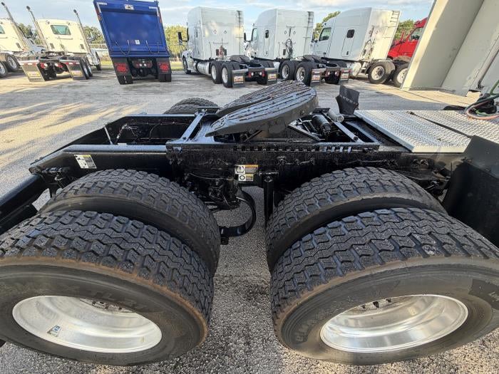 2022 Peterbilt 579 Base