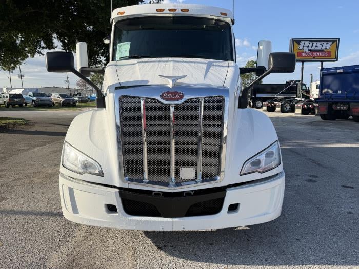 2022 Peterbilt 579 Base