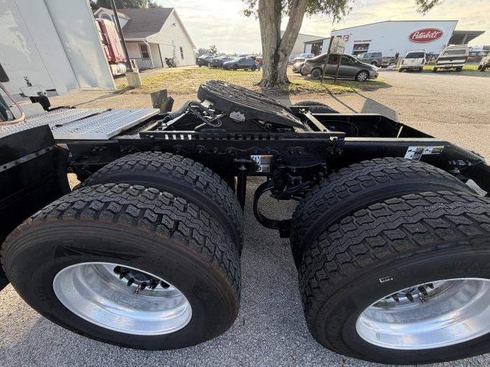 2022 Peterbilt 579 Base