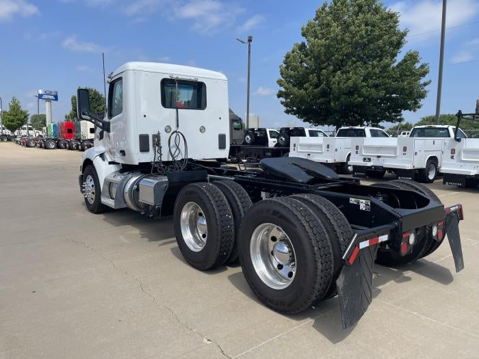2021 Peterbilt 579 Base