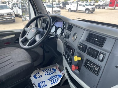 2021 Peterbilt 579 Base
