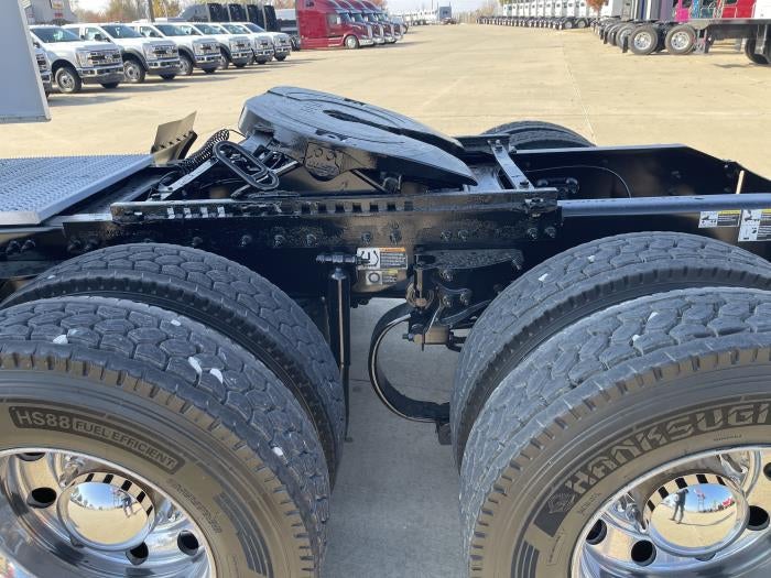 2022 Peterbilt 579 Base