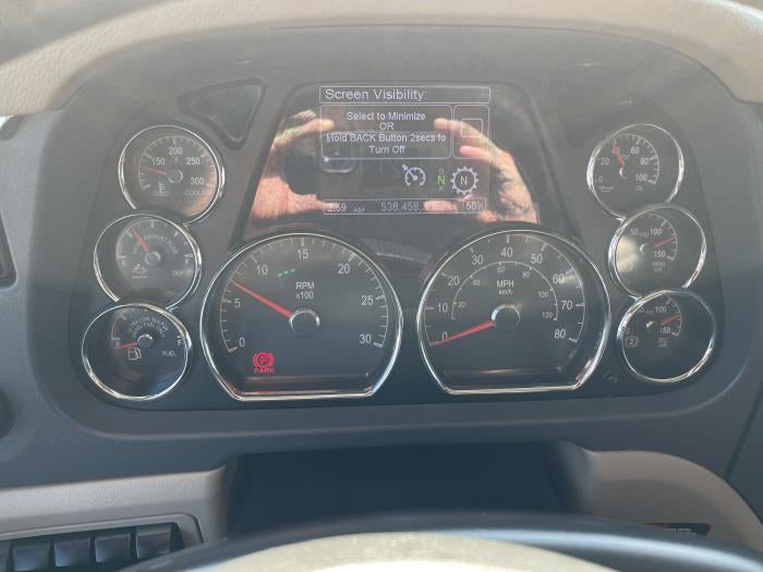 2022 Peterbilt 579 Base