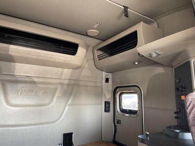 2022 Peterbilt 579 Base