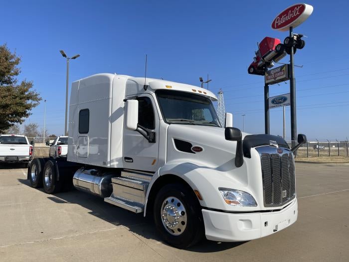 2022 Peterbilt 579 Base