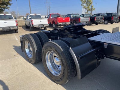 2022 Peterbilt 579 Base