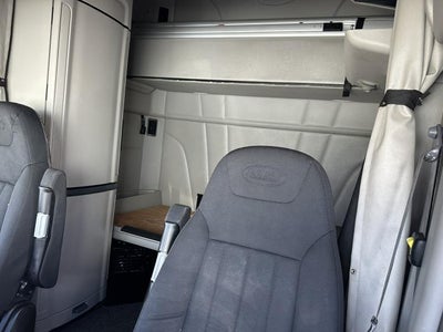 2022 Peterbilt 579 Base