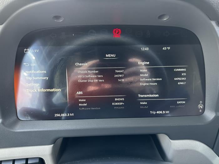 2022 Peterbilt 579 Base