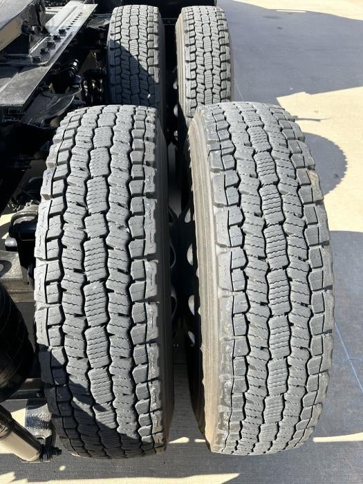 2022 Peterbilt 579 Base