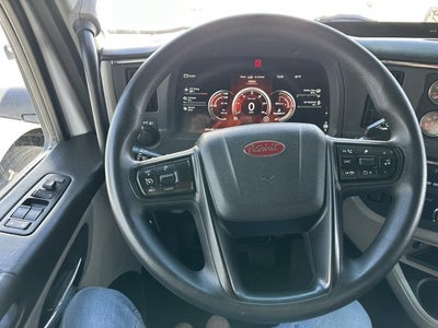 2022 Peterbilt 579 Base