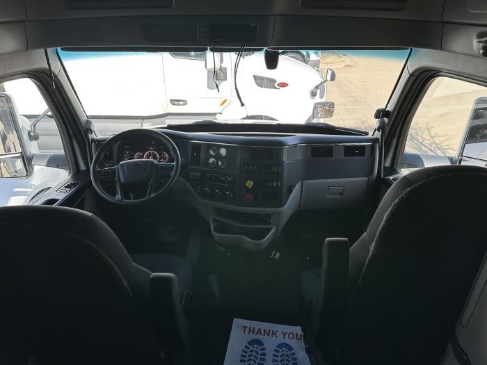 2022 Peterbilt 579 Base