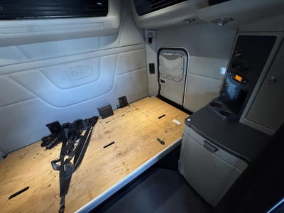 2022 Peterbilt 579 Base