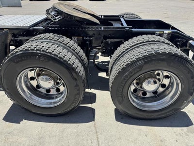 2022 Peterbilt 579 Base