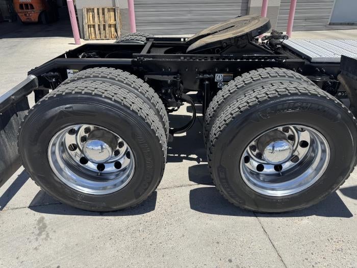 2022 Peterbilt 579 Base
