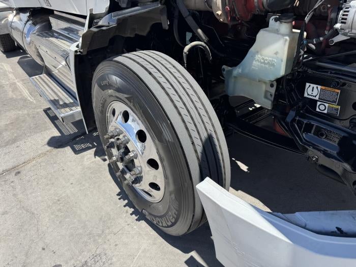 2022 Peterbilt 579 Base