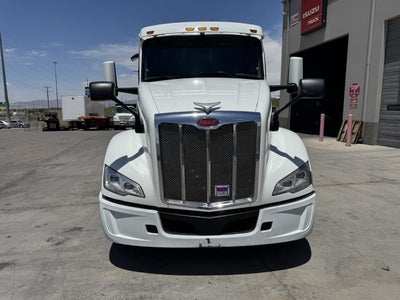 2022 Peterbilt 579 Base