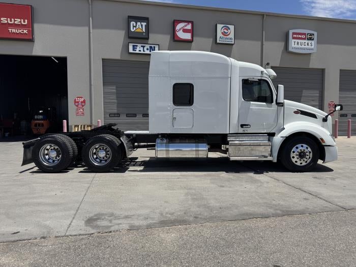 2022 Peterbilt 579 Base