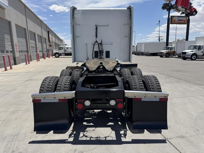 2022 Peterbilt 579 Base