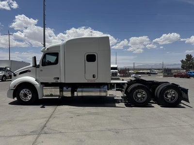2022 Peterbilt 579 Base