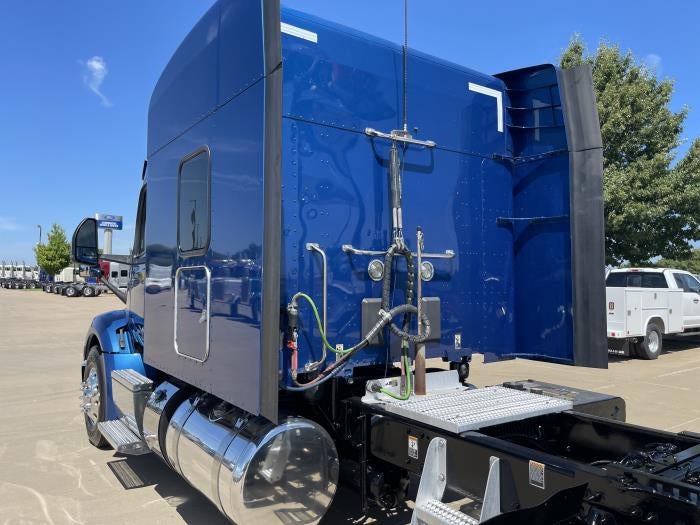 2023 Peterbilt 579 Base