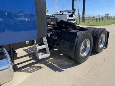 2023 Peterbilt 579 Base