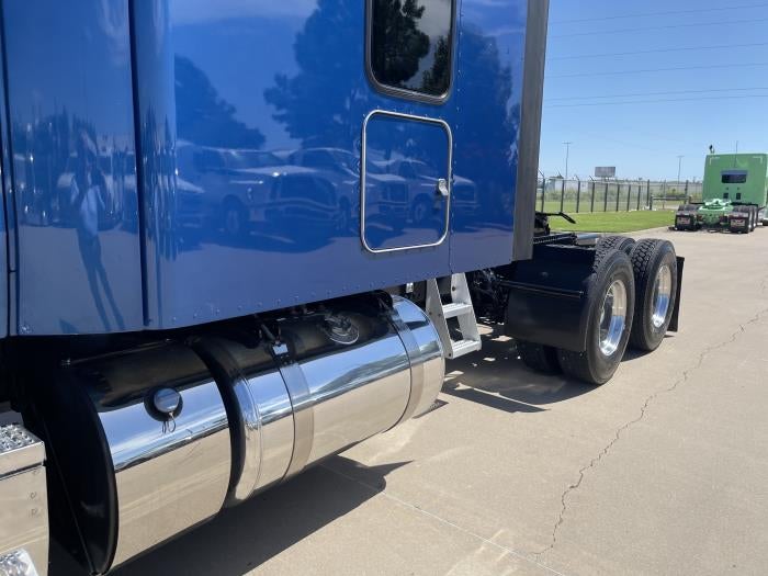 2023 Peterbilt 579 Base