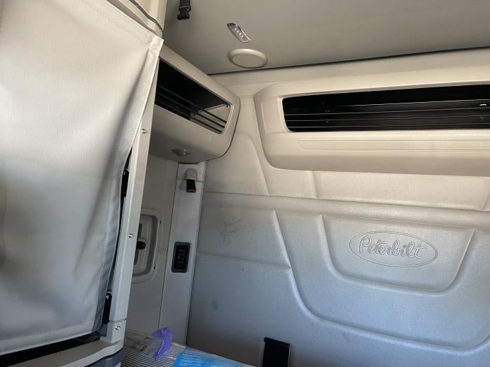 2023 Peterbilt 579 Base