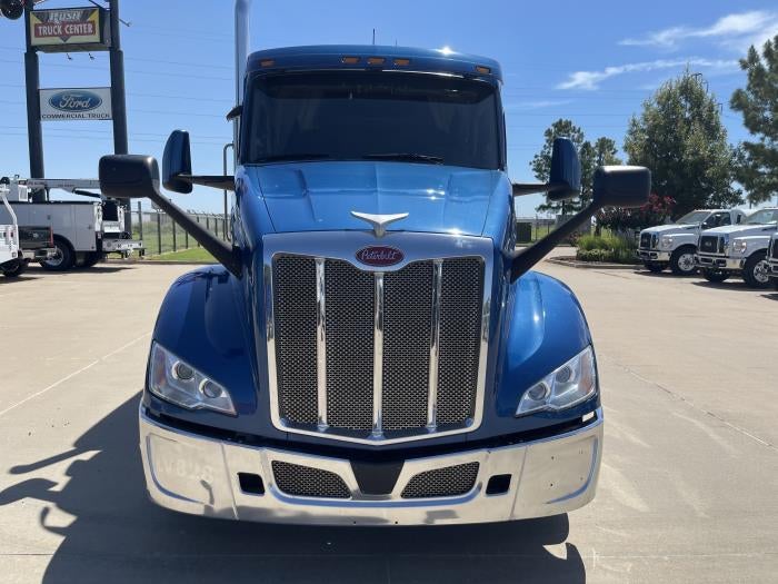 2023 Peterbilt 579 Base