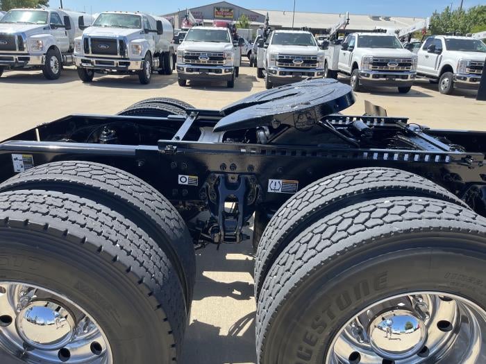 2023 Peterbilt 579 Base