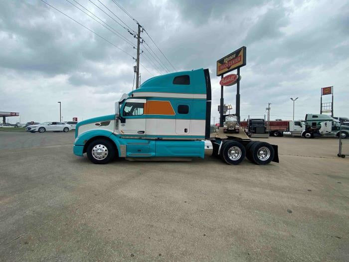 2020 Peterbilt 579 Base