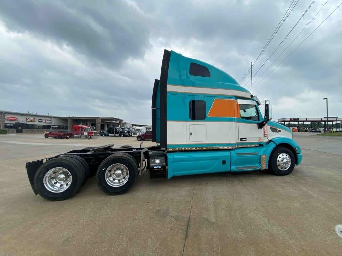2020 Peterbilt 579 Base
