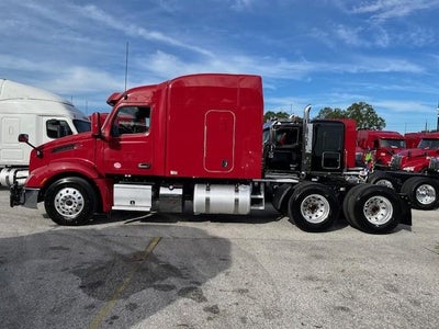 2022 Peterbilt 579 Base