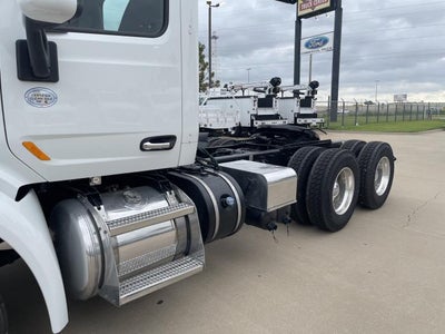 2021 Peterbilt 579 Base