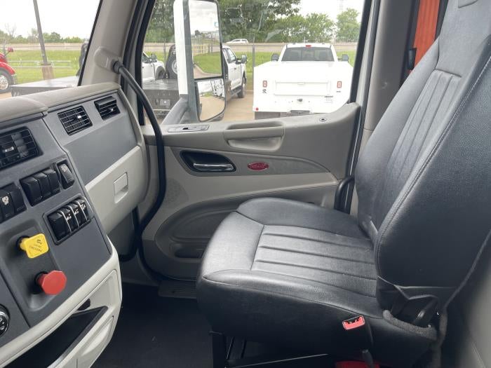 2021 Peterbilt 579 Base