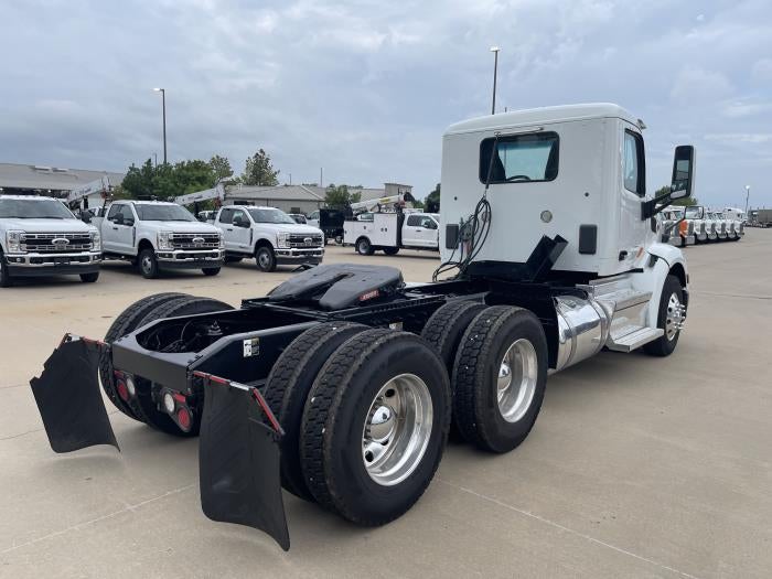 2021 Peterbilt 579 Base