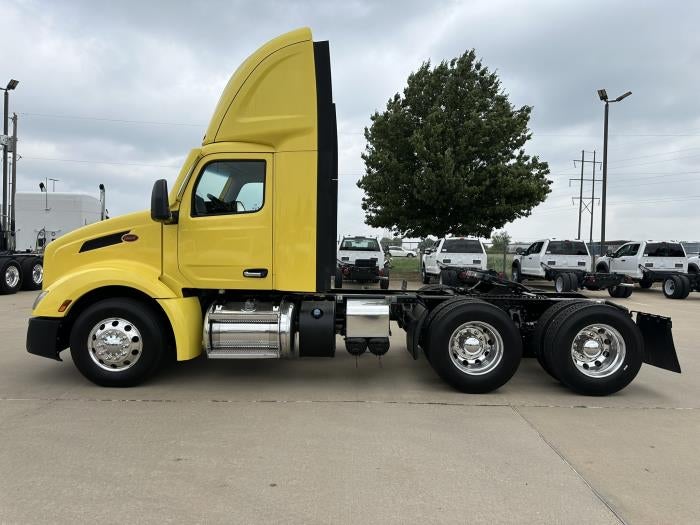 2023 Peterbilt 579 Base