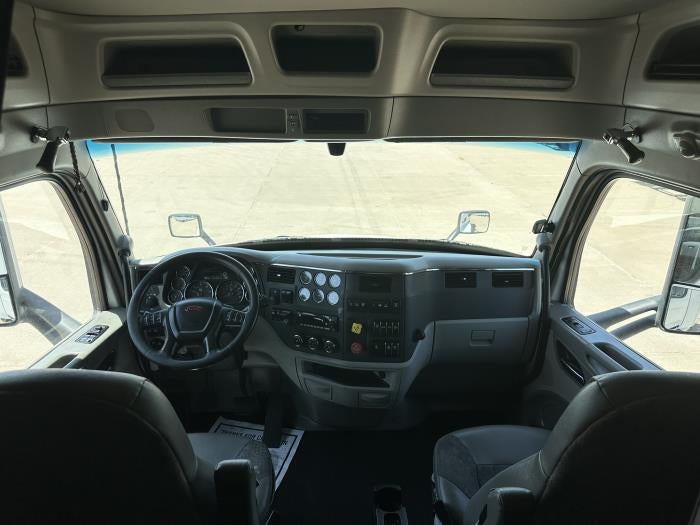 2021 Peterbilt 579 Base