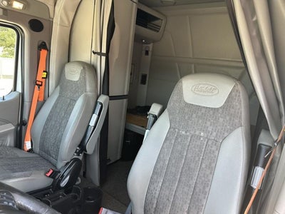 2021 Peterbilt 579 Base