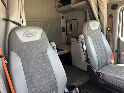 2021 Peterbilt 579 Base