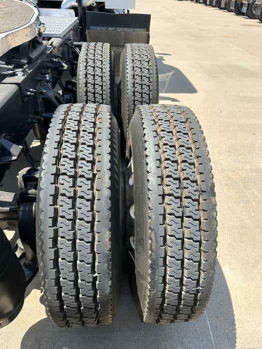 2021 Peterbilt 579 Base