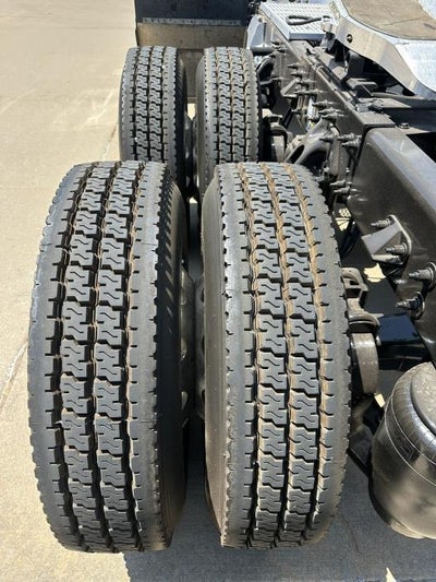 2021 Peterbilt 579 Base