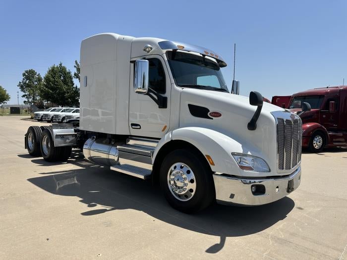 2021 Peterbilt 579 Base
