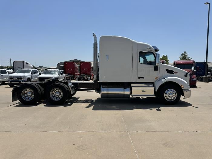 2021 Peterbilt 579 Base