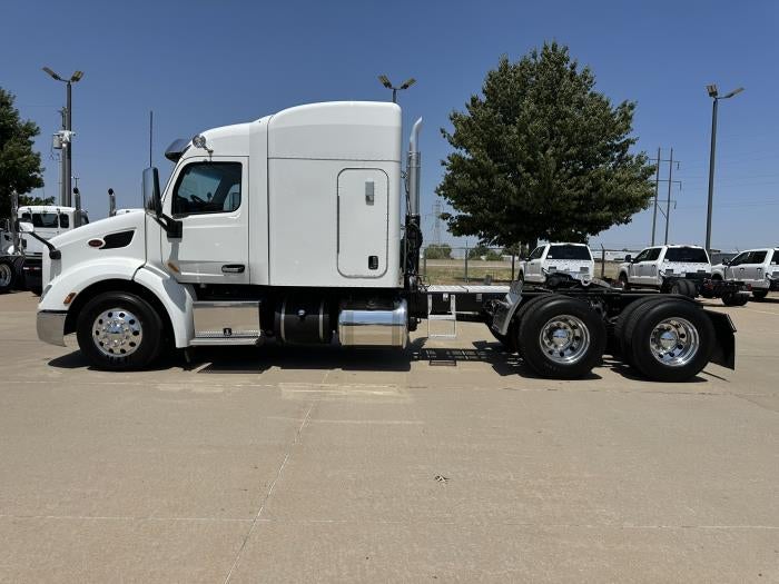 2021 Peterbilt 579 Base