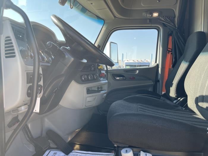 2021 Peterbilt 579 Base