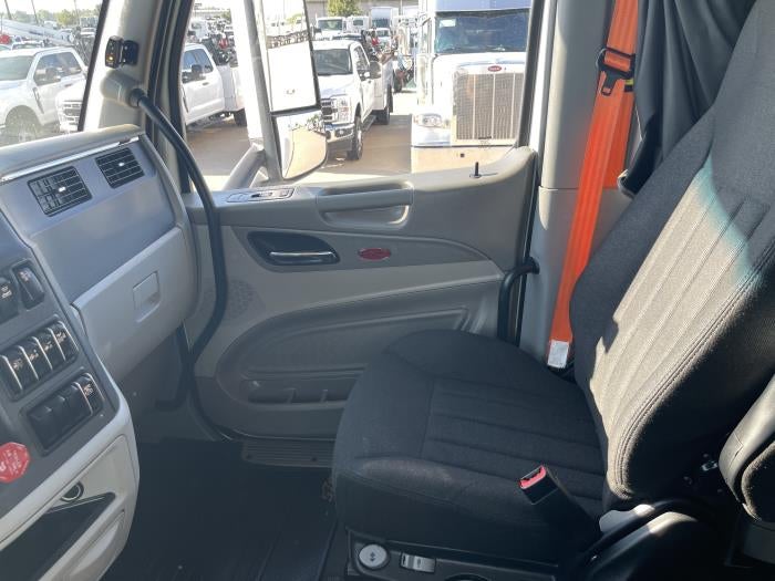 2021 Peterbilt 579 Base