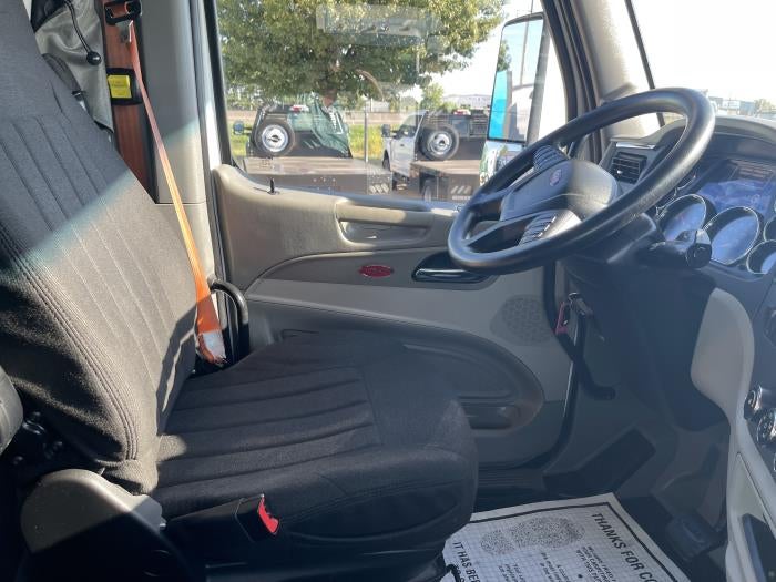 2021 Peterbilt 579 Base