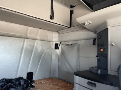 2021 Peterbilt 579 Base