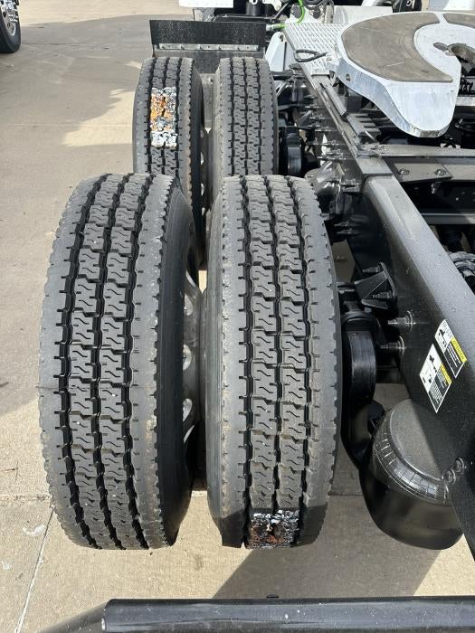 2021 Peterbilt 579 Base