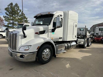 2021 Peterbilt 579 Base